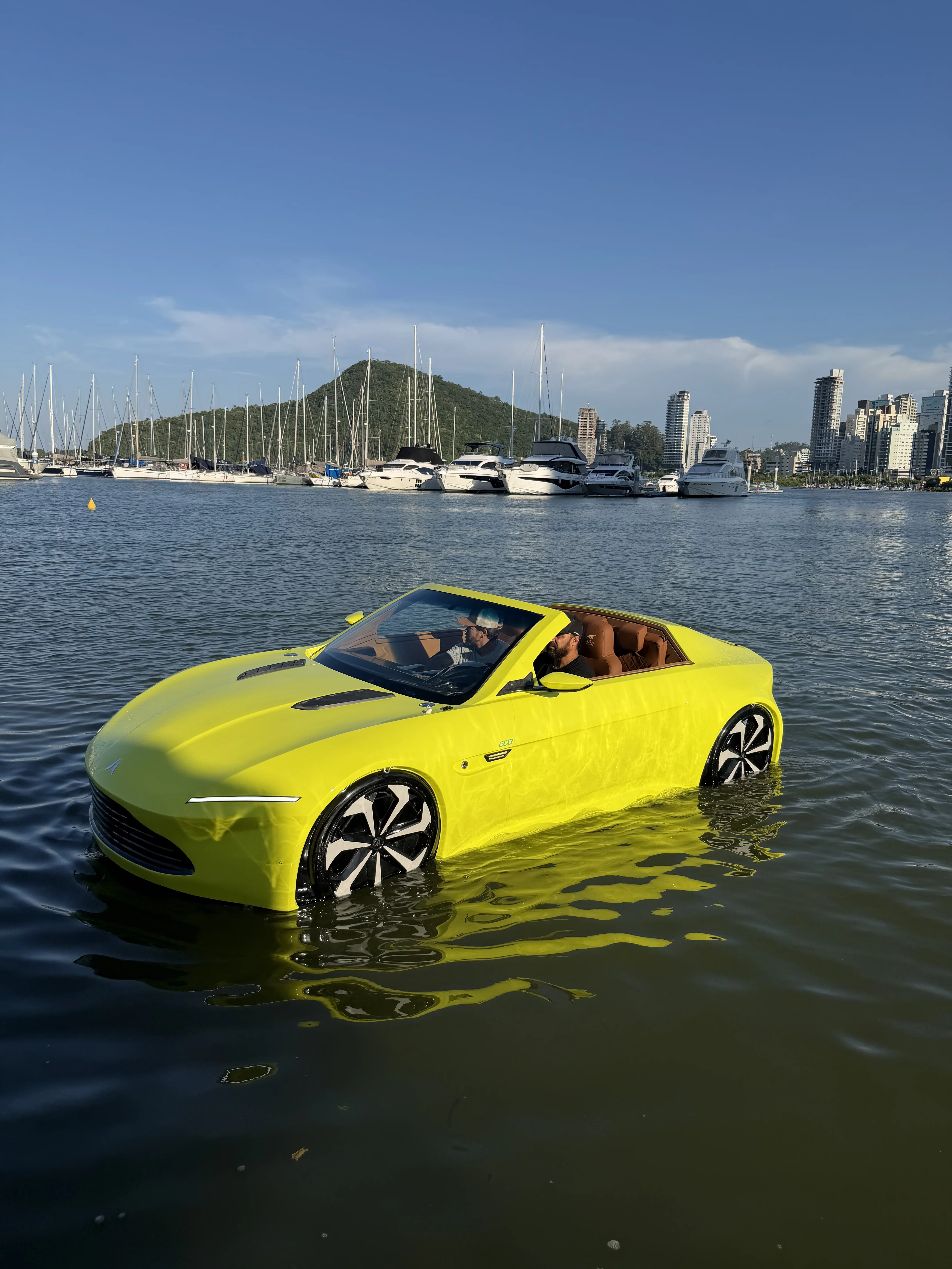 SEACAR-ECO na marina